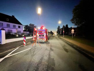 FW Alpen: Gasaustritt nach Tiefbauarbeiten