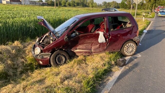 FW Alpen: Verkehrsunfall mit Elektrofahrzeug