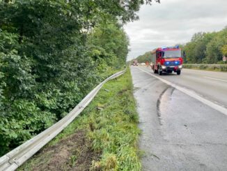 FW Alpen: Zwei Verkehrsunfälle auf der A57