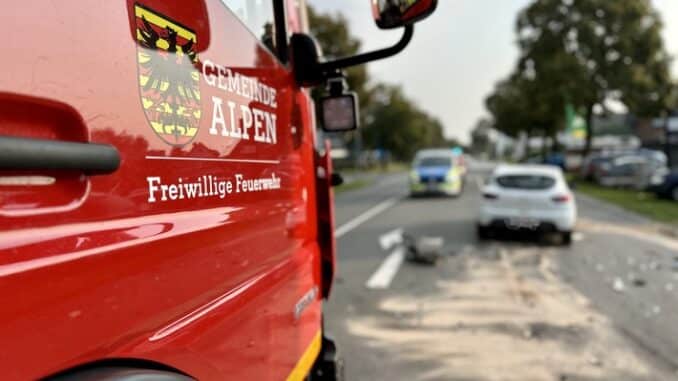 FW Alpen: Zwei verletzte Personen nach Verkehrsunfall