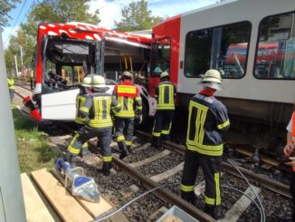 FW-BN: +Abschlussmeldung+ Schwerer Unfall zwischen Stadtbahn und Linienbus