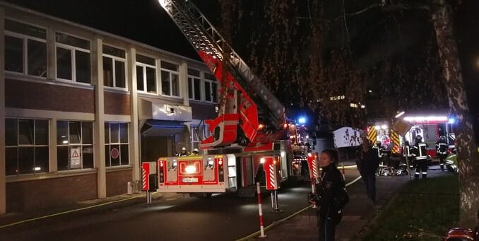 FW-BN: Dachstuhlbrand bei der Firma Atlantic GmbH