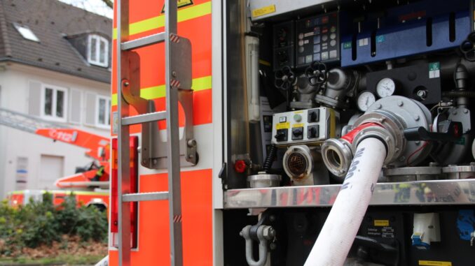 FW-BN: Küchenbrand mit einer verletzten Person