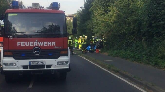 FW-BN: Person nach Alleinunfall auf Meckenheimer Straße (L 123) in PKW eingeschlossen