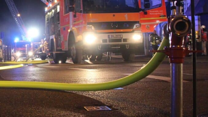 FW-BN: Unklarer Brandgeruch in einem Mehrfamilienhaus