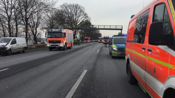 FW-BN: Verkehrsunfall auf der BAB 555