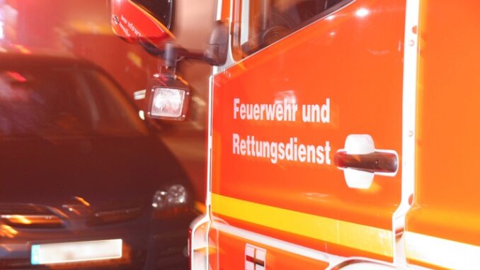FW-BN: Verkehrsunfall mit schwerverletztem Fahrer, Smartwatch alarmiert die Rettungskräfte
