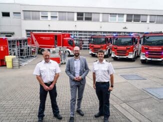 FW-BO: Fahrzeugübergabe an die Feuerwehr Bochum