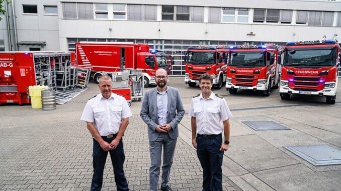 FW-BO: Fahrzeugübergabe an die Feuerwehr Bochum