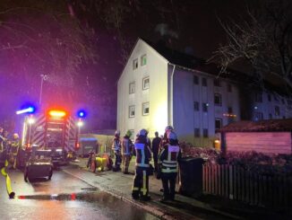 FW-BO: Feuer in einem Mehrfamilienhaus mit einem Brandtoten