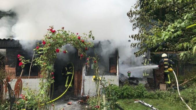 FW-BO: Laubenbrand in BO Günnigfeld