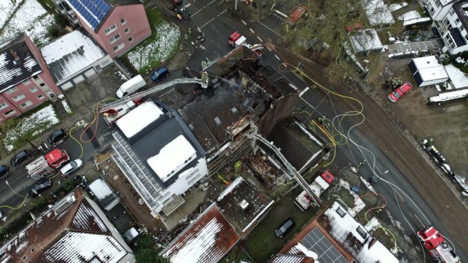 FW-BO: Schlussmeldung zum Dachstuhlbrand in Gerthe
