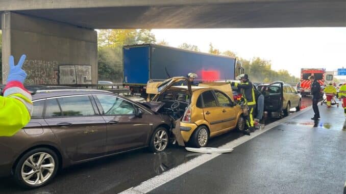 FW-BO: Verkehrsunfall auf der A 448 in Bochum- Langendreer