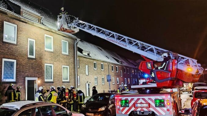 FW-BO: Wohnungsbrand in Grumme - Eine Person durch Brandrauch leicht verletzt