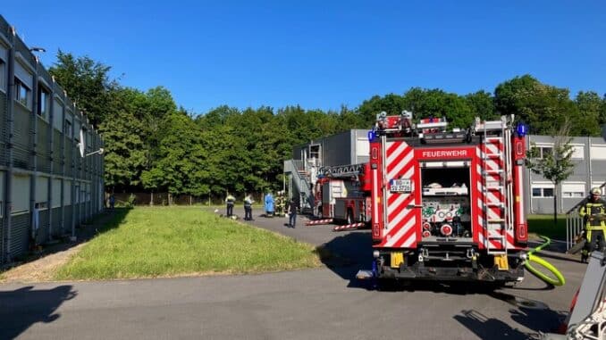FW-BO: Zimmerbrand mit vier Verletzten