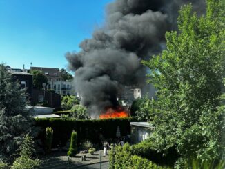 FW-BO: Zwei Gartenlauben in Wiemelhausen ausgebrannt