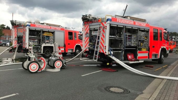 FW-BOT: Arbeitsreicher Vormittag für die Feuerwehr Bottrop - mehrere parallele Brandeinsätze