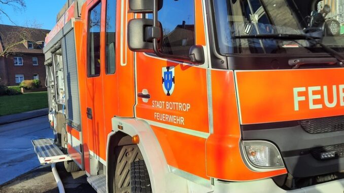 FW-BOT: Bewohnerin löscht Enstehungsbrand