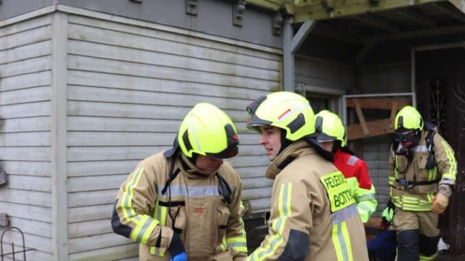 FW-BOT: Feuerwehr und Hilfsorganisationen üben Ernstfall in Feldhausen