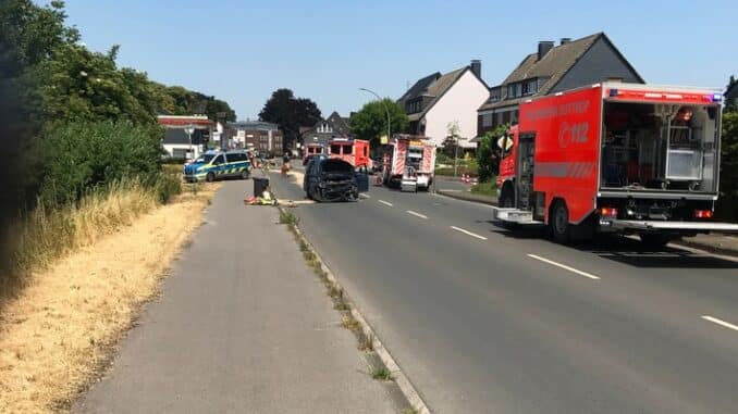 FW-BOT: Verkehrsunfall mit drei Verletzen Personen