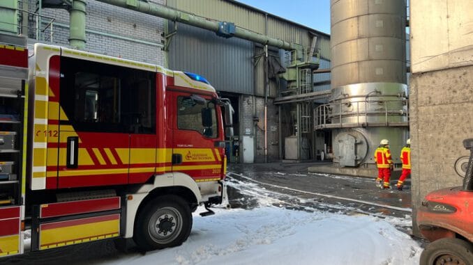 FW Bad Säckingen: Brand in einem Industriebetrieb in Wallbach