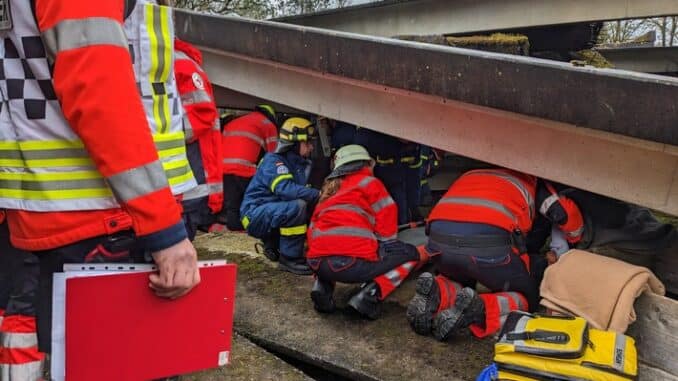 FW Bad Säckingen: Hilfsorganisationen üben Zusammenarbeit