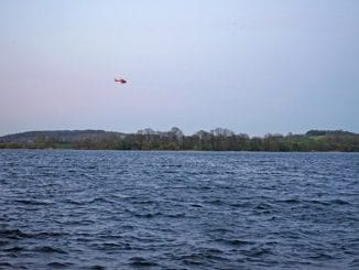 FW Bad Segeberg: Surfer auf dem Großen Segeberger See vermisst - Großaufgebot von Rettungskräften