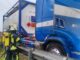 FW Bergheim: Brand auf Autobahn 61 - Rettungswagenbesatzung bemerkt Feuer an Gefahrgut-LKW