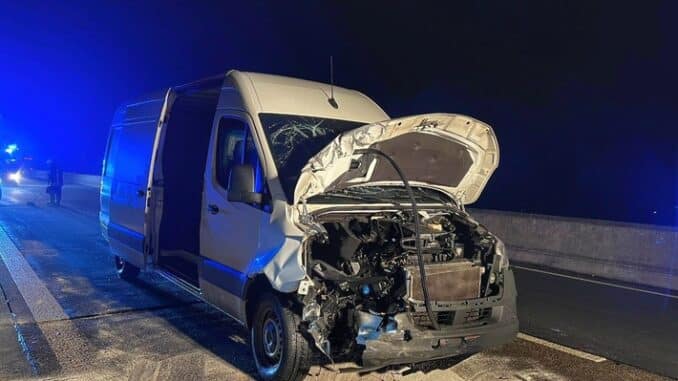 FW Bergheim: Fünf Verletzte bei zwei Verkehrsunfällen am Samstagabend in Bergheim