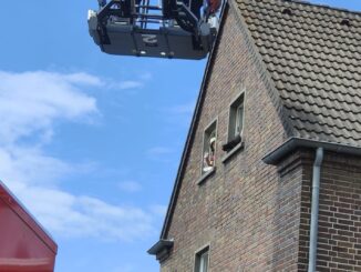 FW Bergheim: Mehrere Brände und eine Tierrettung am Freitag in Bergheim