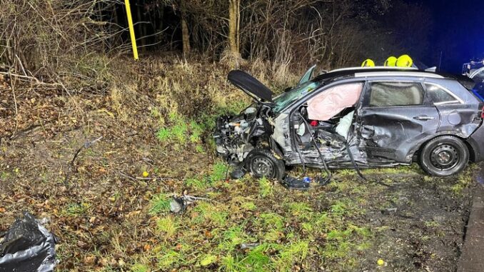 FW Bergheim: Schwerer Verkehrsunfall mit Todesfolge auf der BAB 61 an Heiligabend bei Bergheim