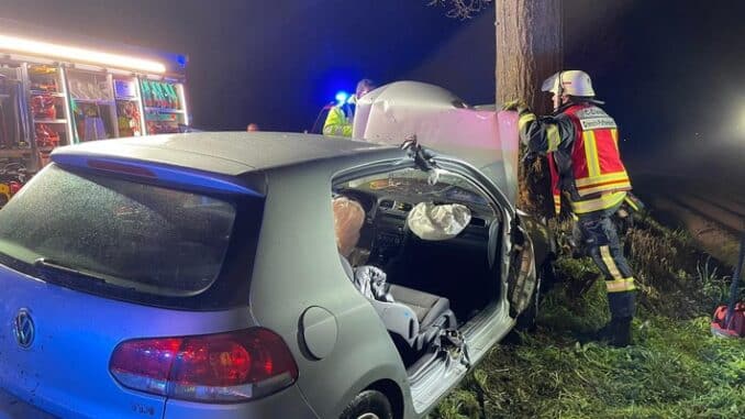 FW Bergheim: Zwei Verletzte nach Verkehrsunfall in Bergheim