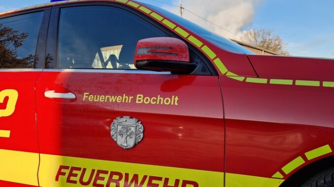 FW Bocholt: Brand eines Stallgebäudes