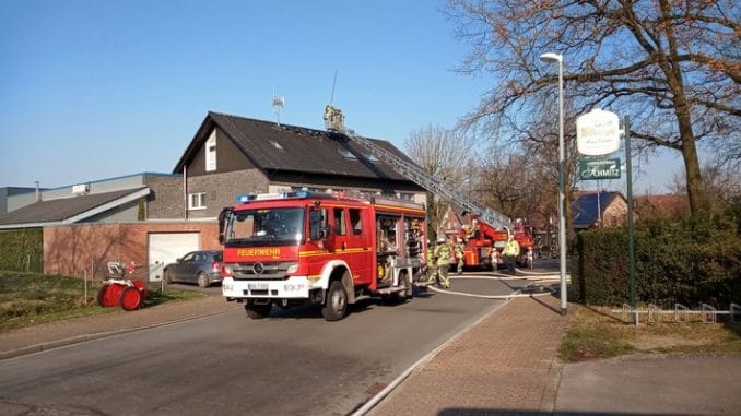 FW Bocholt: Dachstuhlbrand mit hohem Sachschaden