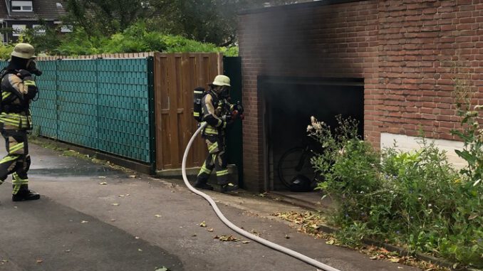 FW-Bocholt-Garagenbrand-schnell-unter-Kontrolle-gebracht.jpeg FW Bocholt: Garagenbrand schnell unter Kontrolle gebracht