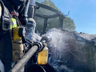 FW Bocholt: Traktor in Vollbrand