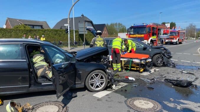 FW Bocholt: Verkehrsunfall mit drei Beteiligten in Bocholt