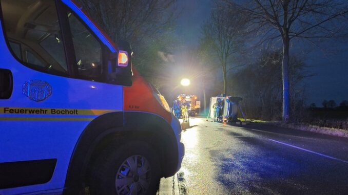FW Bocholt: Verkehrsunfall mit zwei Verletzten