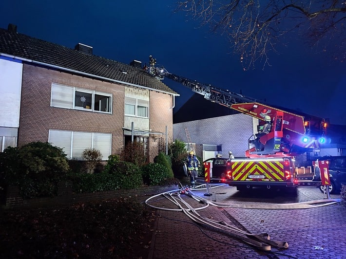 FW Bocholt: Wohnungsbrand mit einer verletzen Person