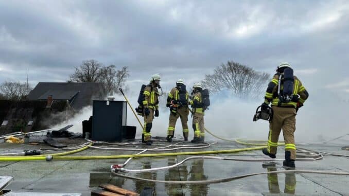FW Bremerhaven: Abschließende Pressemitteilung zum Dachstuhlbrand in der Bremer Straße