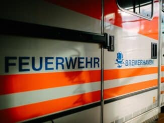 FW Bremerhaven: Angriff auf Rettungskräfte