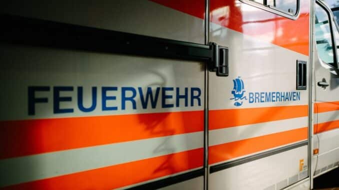 FW Bremerhaven: Angriff auf Rettungskräfte