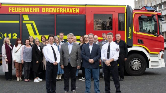FW Bremerhaven: Das deutsche Feuerwehrsystem soll als Vorbild für ein finnisches Feuerwehr-Projekt dienen.
