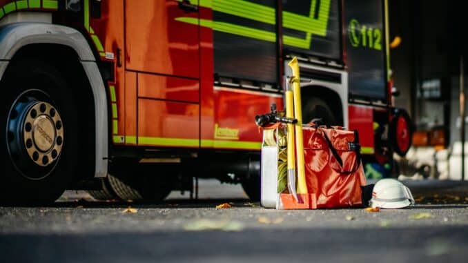 FW Bremerhaven: Feuer in Bremerhaven. Aufmerksamer Bürger verhindert schlimmeres.
