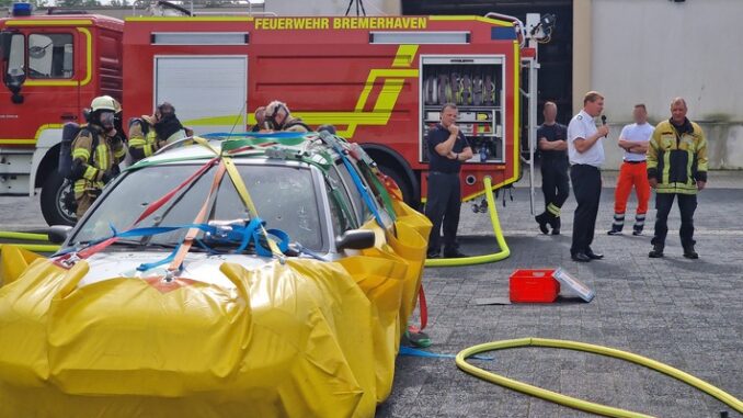 FW Bremerhaven: Feuerwehr veranstaltet Strategietreffen für Fahrzeugbrände mit Elektroantrieb