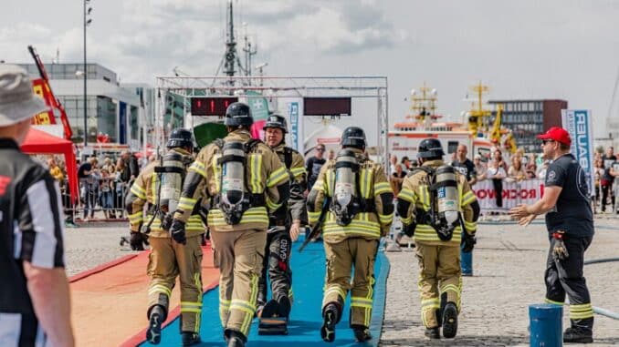 FW Bremerhaven: Firefighter Combat Challenge im Schaufenster Fischereihafen ein voller Erfolg