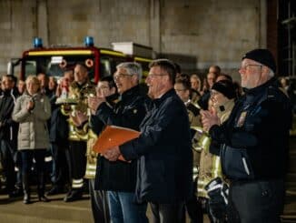 FW Bremerhaven: Freiwillige Feuerwehr Bremerhaven-Wulsdorf feiert Richtfest