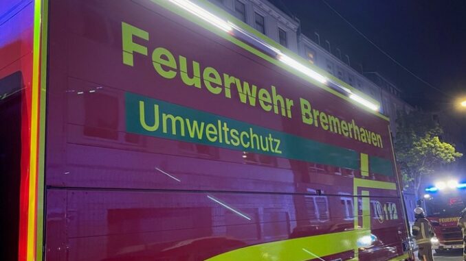 FW Bremerhaven: Gasausströmung in einem Mehrfamilienhaus