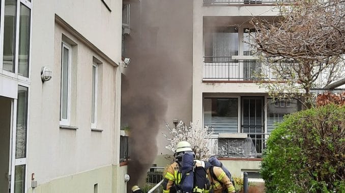 FW Bremerhaven: Kellerbrand in der Goethestraße Ecke Meidestraße