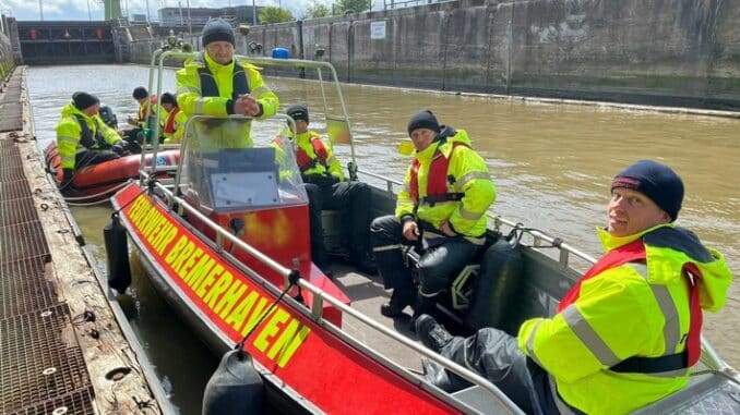 FW Bremerhaven: Neue Bootsführer bei der Feuerwehr Bremerhaven